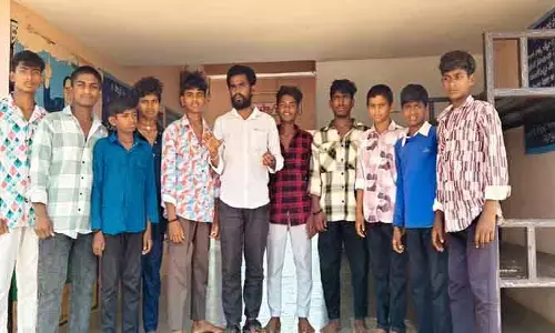 హాస్టల్ విద్యార్థుల సమస్యలు పరిష్కరించాలి : బీఆర్ఎస్వీ