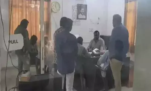 వరంగల్ పోర్ట్ సబ్ రిజిస్ట్రార్ కార్యాలయంలో  విజిలెన్స్ అండ్  ఎన్ ఫోర్స్ మెంట్ తనిఖీలు