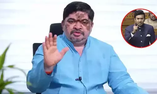 తేజస్వీ సూర్య తెలివిలేని వెధవ.. బీజేపీ ఎంపీపై మంత్రి పొన్నం ఫైర్