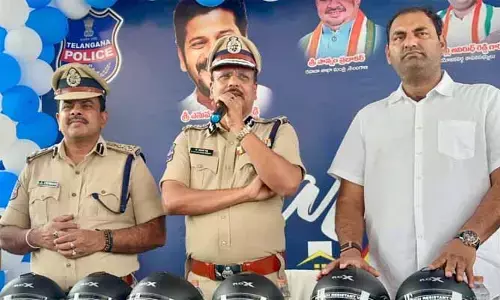 హ‌త్య‌ల్లో చ‌నిపోయిన వారి కంటే రోడ్డు ప్ర‌మాదాల్లో మ‌ర‌ణించిన వారే ఎక్కువ : డీజీపీ శివ‌ధ‌ర్ రెడ్డి