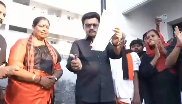 డీలిమిటేషన్ బిల్లు ప్రతుల దహనం! బీజేపీ అహంకారాన్ని అణచివేస్తామన్న సీఎం స్టాలిన్ డీలిమిటేషన్ బిల్లు ప్రతుల దహనం! బీజేపీ అహంకారాన్ని అణచివేస్తామన్న సీఎం స్టాలిన్