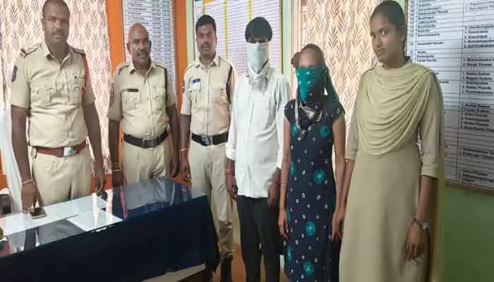 జనగామలో దారుణం.. కన్నబిడ్డల హత్య కోసం సుఫారీ ఇచ్చిన తండ్రి జనగామలో దారుణం.. కన్నబిడ్డల హత్య కోసం సుఫారీ ఇచ్చిన తండ్రి
