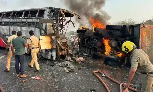 ఘోర ప్రమాదం: ఆరుగురు సజీవ దహనం