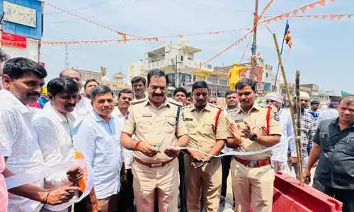ప్ర‌తి ఒక్క‌రూ సేవా దృక్ప‌థం అల‌వాటు  చేసుకోవాలి :  డీఎస్పీ విఠ‌ల్ రెడ్డి