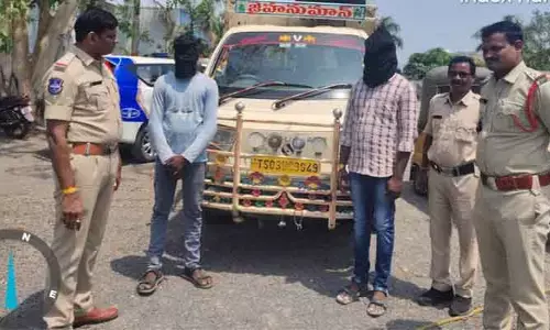 అక్రమంగా తరలిస్తున్న పీడీఎస్ బియ్యం పట్టివేత