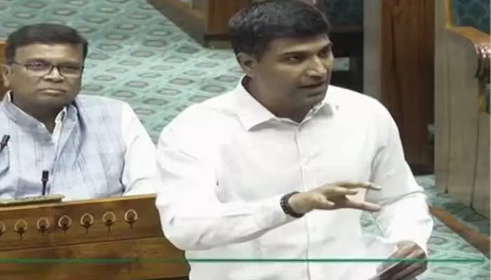 మహిళా రిజర్వేషన్, డీ లిమిటేషన్ బిల్లులకు టీడీపీ మద్దతు : MP లావు మహిళా రిజర్వేషన్, డీ లిమిటేషన్ బిల్లులకు టీడీపీ మద్దతు : MP లావు