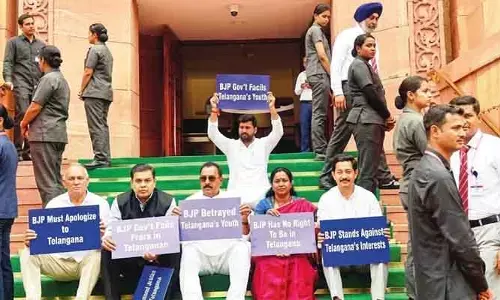 కాంగ్రెస్ ఎంపీలకు సొంత పార్టీ నుంచే చీవాట్లు
