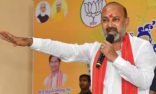 దక్షిణాదికి కాంగ్రెస్ చారిత్రక ద్రోహం.. మహిళా బిల్లును అడ్డుకోవడంపై బండి సంజయ్ నిప్పులు