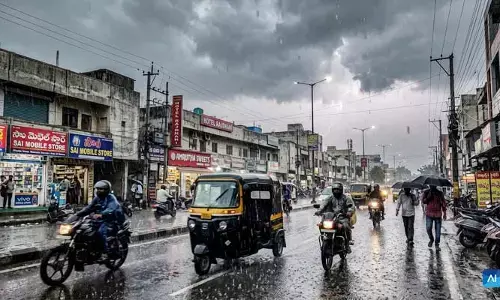 నగరంలో చల్లబడిన వాతావరణం.. పలుచోట్ల పిడుగులతో కూడిన వర్షం