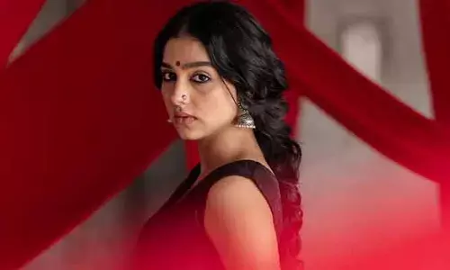 గ్లామర్ డాల్‌గా ఉండటం నాకు ఇష్టం లేదు.. అలాంటి పాత్రలే చేస్తానంటున్న అనస్వర రాజన్!