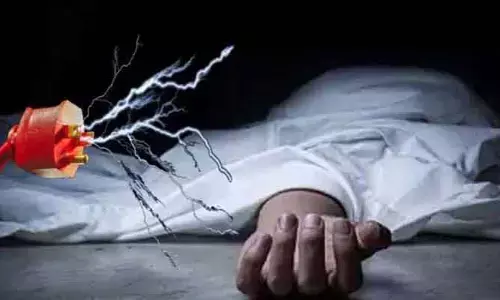 కరెంటు షాక్ తో విద్యుత్ కూలీ మృతి