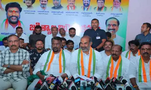 మీరే గుంట నక్కలు.. మా సీఎం సింహం : మంత్రి లక్ష్మణ్ కుమార్