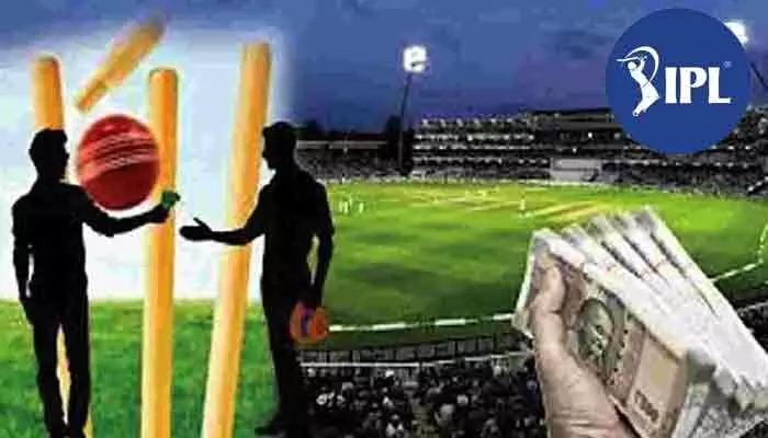 క్రికెట్ బెట్టింగ్ భూతం.. ఈజీ మనీ ఆశతో అప్పుల ఊబిలో యువత క్రికెట్ బెట్టింగ్ భూతం.. ఈజీ మనీ ఆశతో అప్పుల ఊబిలో యువత