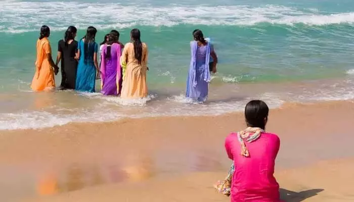 ప్రపంచంలోనే అత్యంత ప్రశాంతమైన బీచ్లు.. కానీ.. మహిళలకు మాత్రమే! ప్రపంచంలోనే అత్యంత ప్రశాంతమైన బీచ్లు.. కానీ.. మహిళలకు మాత్రమే!