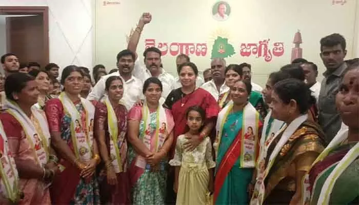 తెలంగాణ జాగృతిలో పలువురి చేరిక తెలంగాణ జాగృతిలో పలువురి చేరిక
