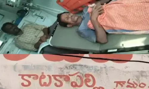 ఉపాధి హామీ పనుల్లో బాంబు పేలుడు.. ముగ్గురు కూలీలకు గాయాలు