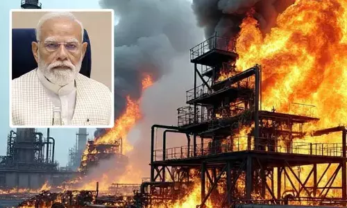 ప్రధాని పర్యటన వేళ భారీ అగ్ని ప్రమాదం.. 20 ఫైరింజన్లతో సహాయక చర్యలు