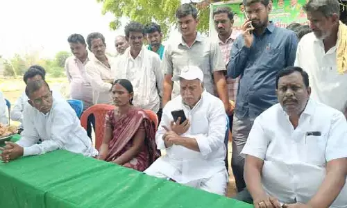 రెండు రోజుల్లో ధాన్యం కొనుగోళ్లు ప్రారంభించాలి : ఎమ్మెల్యే