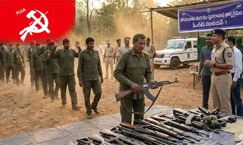 మావోయిస్టు పార్టీకి మరో బిగ్ షాక్.. 23 మందితో హేమ్లా విజ్జ మెగాసరెండర్!