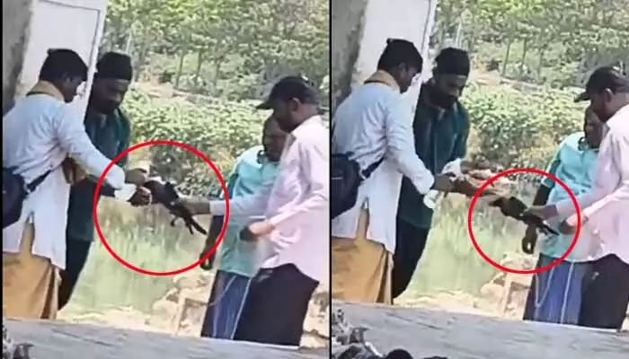 VIRAL: పిండం ముట్టక యమ తిప్పలు.. ‘బలగం’ మూవీ సీన్ రిపీట్ VIRAL: పిండం ముట్టక యమ తిప్పలు.. ‘బలగం’ మూవీ సీన్ రిపీట్