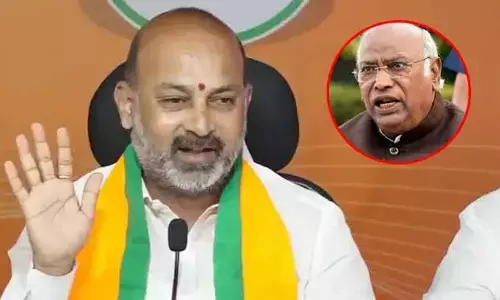 మోడీ టెర్రరిస్ట్ అంటూ కామెంట్.. ఖర్గేపై బండి సంజయ్ ఫైర్