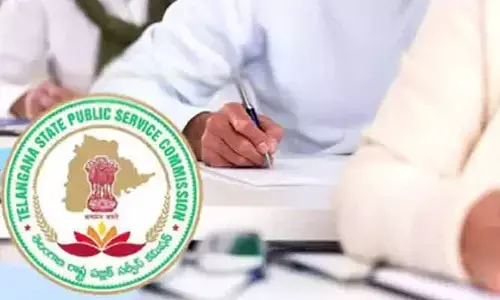 నిరుద్యోగి గొంతుకపై ఫీజు కత్తి..