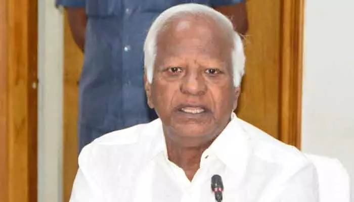 తెలంగాణలో ఒక కుటుంబమే బాగుపడింది.. మాజీ డిప్యూటీ సీఎం కడియం శ్రీహరి తెలంగాణలో ఒక కుటుంబమే బాగుపడింది.. మాజీ డిప్యూటీ సీఎం కడియం శ్రీహరి