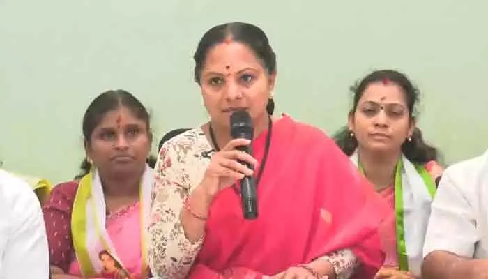 కేసీఆర్ జగిత్యాల సభపై కవిత సెటైర్లు కేసీఆర్ జగిత్యాల సభపై కవిత సెటైర్లు