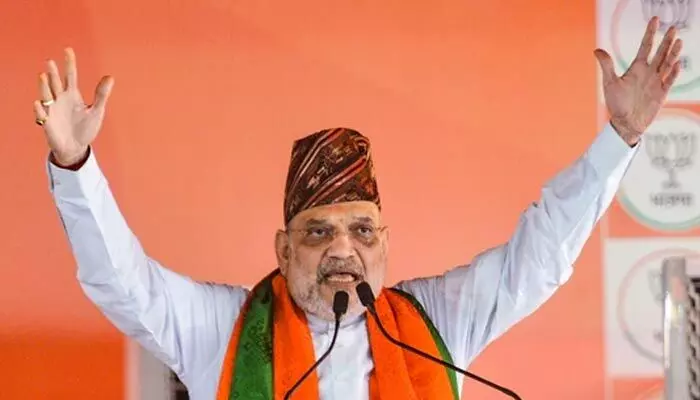 తలకిందులుగా వేలాడదీసి, బుద్ధి చెబుతాం : టీఎంసీ నేతలకు అమిత్ షా తీవ్ర హెచ్చరిక తలకిందులుగా వేలాడదీసి, బుద్ధి చెబుతాం : టీఎంసీ నేతలకు అమిత్ షా తీవ్ర హెచ్చరిక