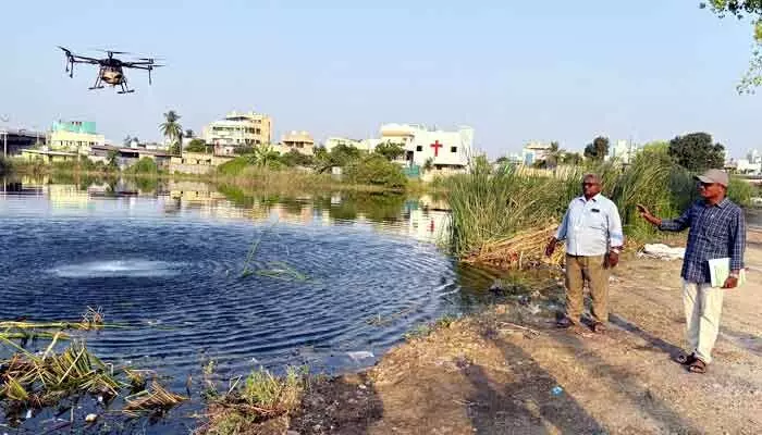 దోమలపై డ్రోన్ల దండయాత్ర.. మిషన్ మస్కిటో చేపట్టిన జీఎంసీ దోమలపై డ్రోన్ల దండయాత్ర.. మిషన్ మస్కిటో చేపట్టిన జీఎంసీ