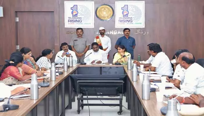 రైతులు ఇబ్బందులు పడకుండా మొక్కజొన్నలు కొనుగోలు చేయాలి రైతులు ఇబ్బందులు పడకుండా మొక్కజొన్నలు కొనుగోలు చేయాలి