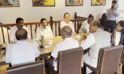సింగపూర్‌లో ఏపీ మంత్రుల బృందం: హోం మంత్రి షణ్ముగంతో కీలక భేటీ
