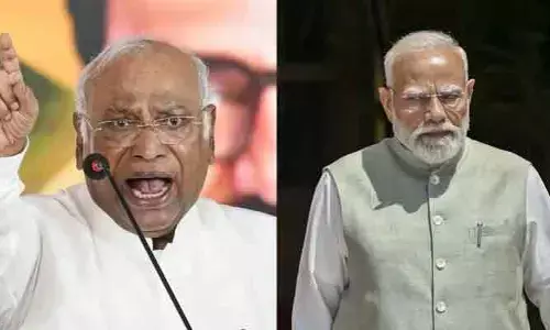 ఖర్గే వ్యాఖ్యలపై కేంద్రం ఆగ్రహం.. ప్రధానిని ఉగ్రవాది అనడం పై ఈసీకి ఫిర్యాదు