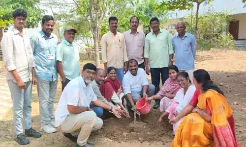 పర్యావరణ పరిరక్షణ కోసం మొక్కలు నాటాలి : ప్రిన్సిపాల్ డాక్టర్ సుధాకర్ గౌడ్