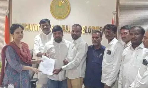 ఫీల్డ్ అసిస్టెంట్ ల‌ను ఫిక్స్ డ్ ట‌ర్మ్ ప్ర‌భుత్వ ఉద్యోగులుగా గుర్తించాలి