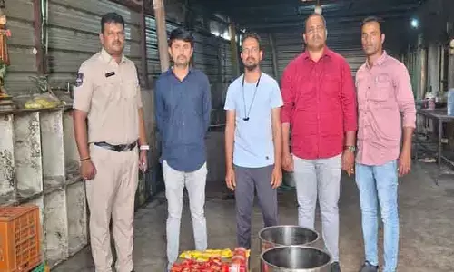 కల్తీ ఆహార తయారీ కేంద్రాలపై సైబరాబాద్ పోలీసులు దాడులు