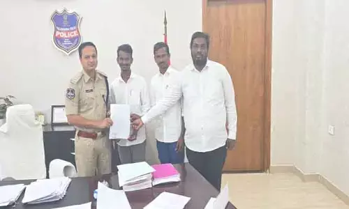 ఎస్పీ గ‌డ‌ప‌ తొక్కిన స‌ర్పంచ్ దాడి ఉదంతం
