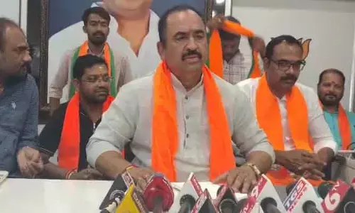 ప్ర‌కాశ్ రాజ్ వ్యాఖ్య‌లపై వివాదం.. బీజేపీ నేత వ్యాఖ్య‌లు చ‌ర్చ‌నీయాంశం