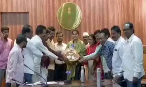 అక్రిడిటేయేషన్ కార్డుల ప్రక్రియ పారదర్శకతతో పూర్తి చేయాలి :   కలెక్టర్ చాహత్ బాజ్ పాయి