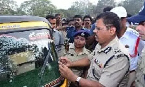 మహిళలు, పిల్లల కోసం ఆంధ్రా కుర్రాడి క్యూఆర్ కోడ్