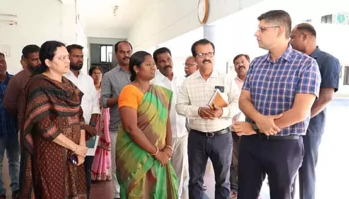 విద్యార్థులు ఉన్నత స్థాయికి ఎదగాలి : కలెక్టర్ ఆశిష్ సంగ్వాన్ విద్యార్థులు ఉన్నత స్థాయికి ఎదగాలి : కలెక్టర్ ఆశిష్ సంగ్వాన్
