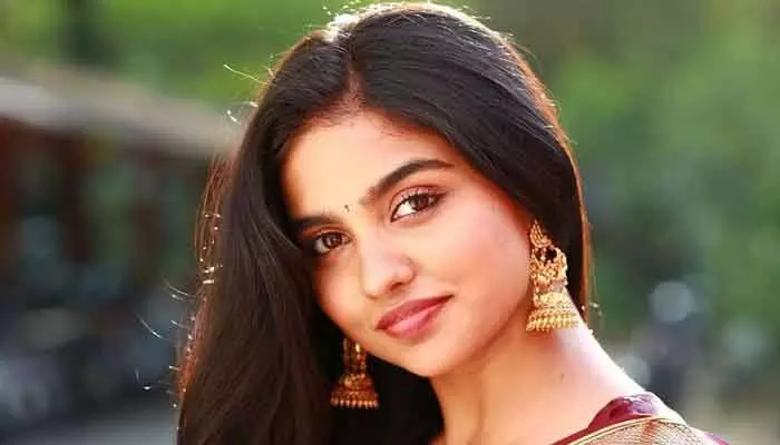ఇలా జరుగుతుందని అస్సలు అనుకోలేదు.. అది నిజం కావడం దురదృష్టకరం: Mamitha Baiju ఇలా జరుగుతుందని అస్సలు అనుకోలేదు.. అది నిజం కావడం దురదృష్టకరం: Mamitha Baiju