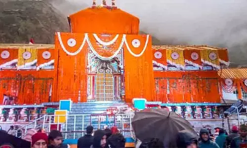 బద్రీనాథ్ ఆలయం పునఃప్రారంభం.. భక్తుల దర్శనార్థం తెరుచుకున్న కవాటాలు!