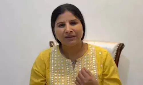 కోట్ల రూపాయల స్కామ్‌.. బాధితులకు అండగా ఉంటానని మంగ్లీ హామీ