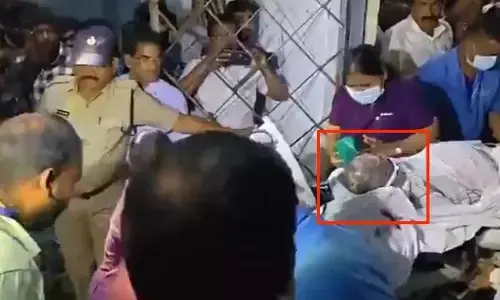 విషమంగా ఆర్టీసీ డ్రైవర్ శంకర్ గౌడ్ పరిస్థితి.. ఎంజీఎం నుంచి హైదరాబాద్‌కు తరలింపు