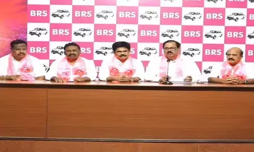 ఆర్టీసీ సమ్మె నిర్వీర్యానికి ప్రభుత్వం కుట్రలు: కార్పొరేషన్ మాజీ చైర్మన్ దేవీప్రసాద్