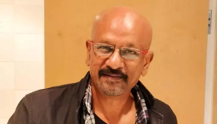రమణ గోగుల గుండు వెనక ఇంత పెద్ద స్టోరీ ఉందా? రమణ గోగుల గుండు వెనక ఇంత పెద్ద స్టోరీ ఉందా?
