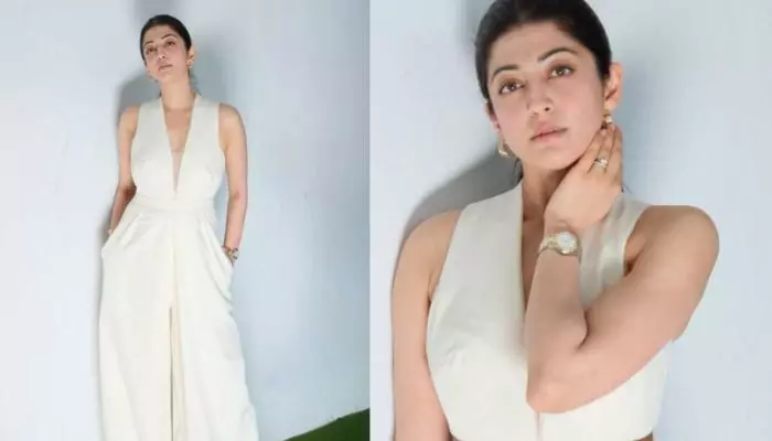 Praneetha Subhash: వైట్ డ్రెస్సులో క్లాస్ లుక్తో మెస్మరైజ్ చేస్తున్న సీనియర్ హీరోయిన్ Praneetha Subhash: వైట్ డ్రెస్సులో క్లాస్ లుక్తో మెస్మరైజ్ చేస్తున్న సీనియర్ హీరోయిన్