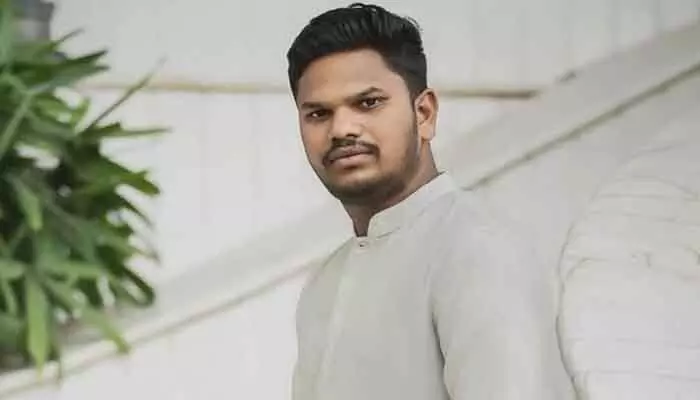 జీవితం పై విరక్తి తో రైలు కిందపడి ప్రేమికుడి ఆత్మహత్య జీవితం పై విరక్తి తో రైలు కిందపడి ప్రేమికుడి ఆత్మహత్య