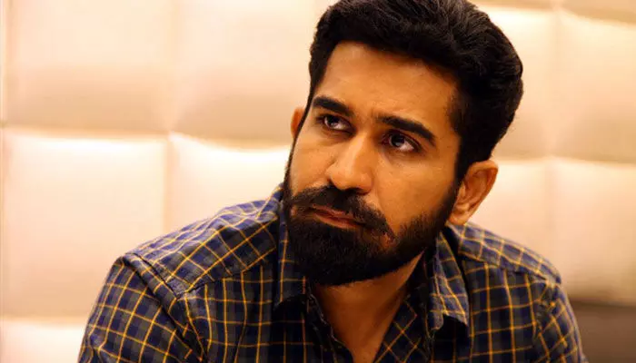 విజయ్ ఆంటోని నెక్ట్స్ ప్రాజెక్టుపై లేటెస్ట్ బజ్.. హీరోయిన్గా ఆ యంగ్ బ్యూటీ! విజయ్ ఆంటోని నెక్ట్స్ ప్రాజెక్టుపై లేటెస్ట్ బజ్.. హీరోయిన్గా ఆ యంగ్ బ్యూటీ!